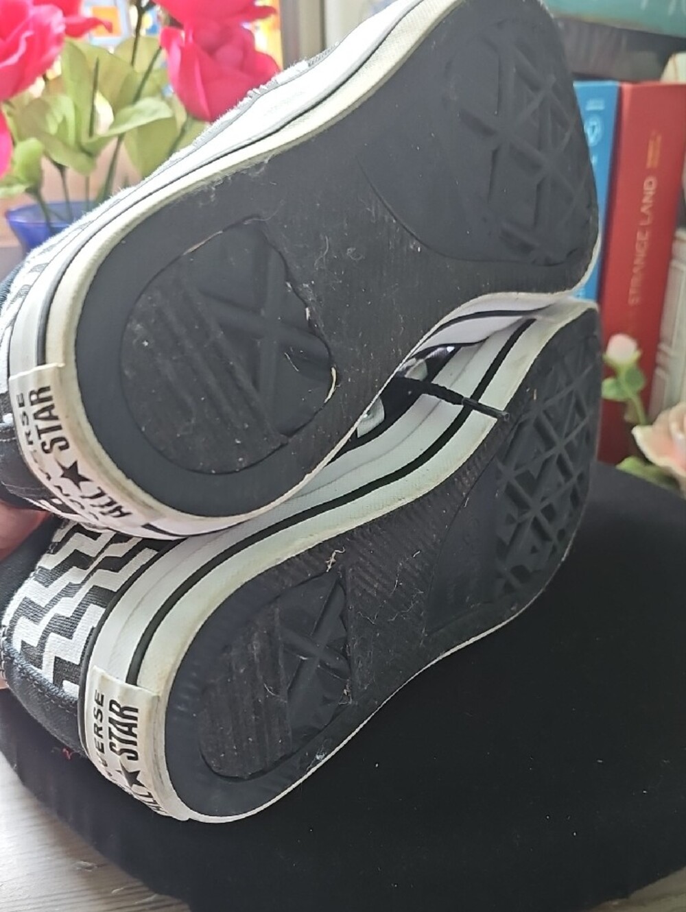 Women's Converse Black and White Zigzag High-Tops Size 10 - Picture 5 of 6
